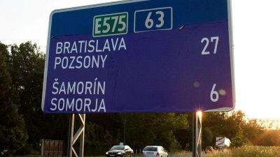 A Beneš-dekrétumokra hivatkozva kobozna el a szlovák állam telkeket Pozsony mellett