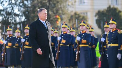 Miért dobta be a magyarkártyát a román elnök?