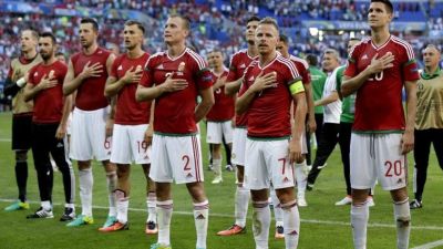 Jövő héttől már csak a focisták menthetik meg a magyar kormányt a legnagyobb égéstől