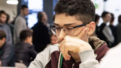 Nemzetiséget váltana Irán legjobb junior sakkozója, hogy a politika ne szólhasson bele, kivel játszik