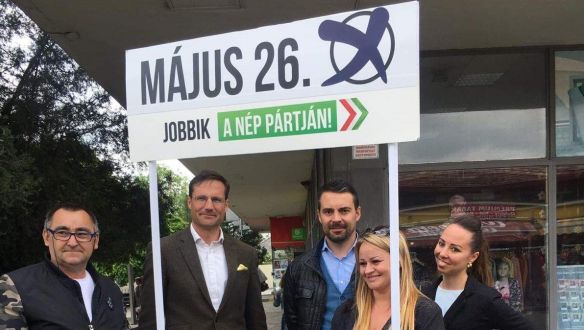 Gyöngyösi Márton mellett kampányolt a pártpolitikától visszavonult Vona Gábor