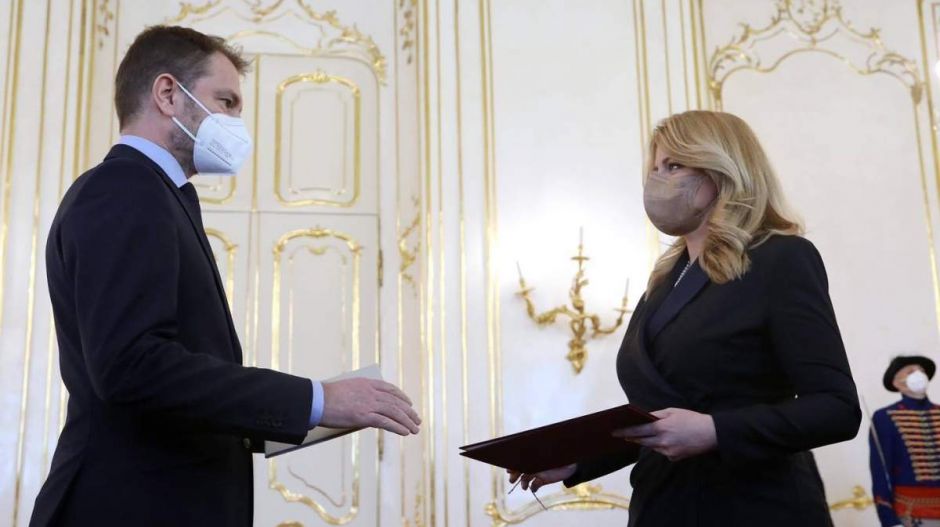 A szlovák miniszterelnök minden hibájáért elnézést kért, és tényleg lemondott