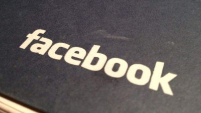 Betiltja a Facebook a fehér felsőbbrendűség hirdetését