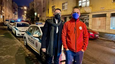 A beígért, de elmaradt fizetésemelésért tüntettek a szlovák mentősök, őrizetbe vették a vezetőjüket