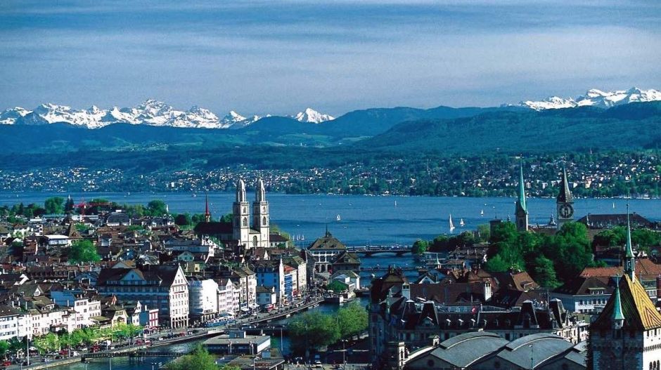 Kötelező maszkhordás és gyülekezési korlátozás jön Svájcban