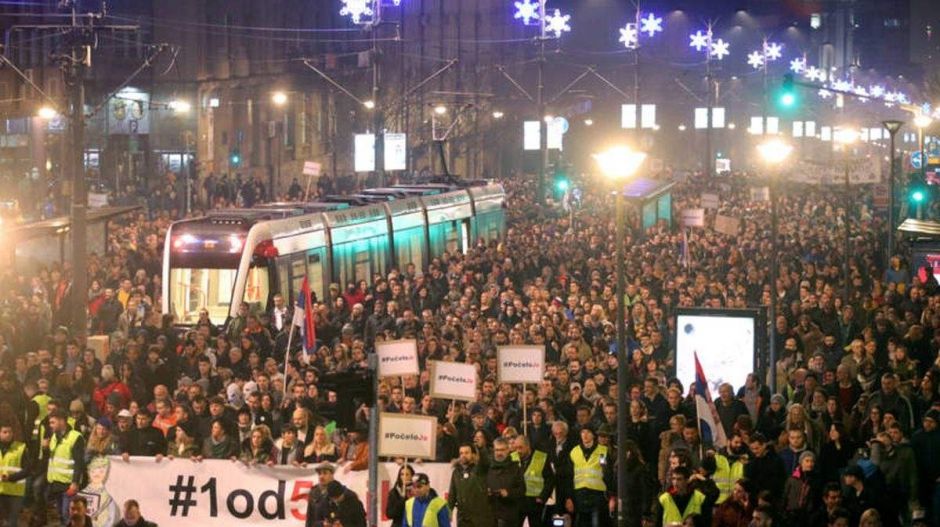 A szerb ellenzéki összefogás lassan veri a magyart