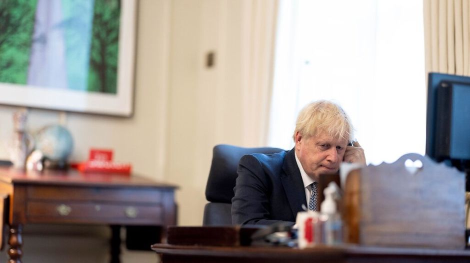 Holnap ilyenkor mindennek vége lesz – lemondott Boris Johnson két minisztere is
