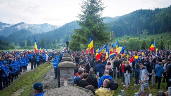 Mit keresett ennyi román az úzvölgyi katonai temetőben?