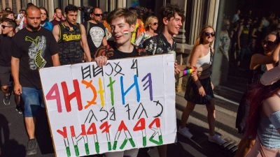 Tarlóst és a Bi Hazánkat is kivitték a Pride-ra, fotókon mutatjuk, hogyan