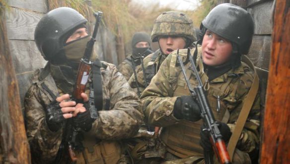 Teljesen képzetlen, haláltól rettegő ukrán önkéntes katonákról számolt be a frontról egy amerikai szakértő