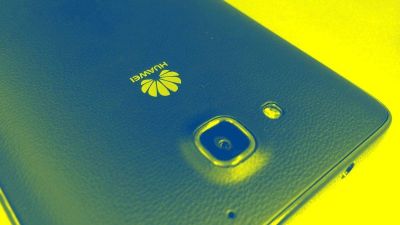 Írásban is hajlandó megfogadni a Huawei, hogy nem kémkedik