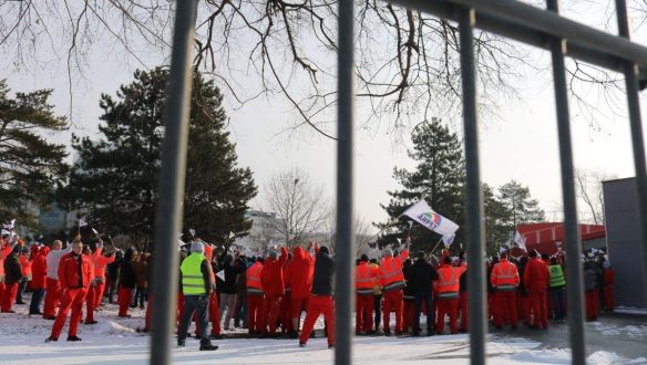 Itt a magyar versenyszféra eddigi legnagyobb sztrájkja. Mit szólnak hozzá Győrben?