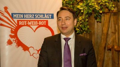 Komolyan veszi már a koronavírust az FPÖ-s politikus, miután maga is elkapta