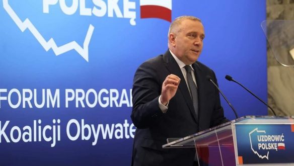 Ígéretözönnel durrantotta be a választási kampányt a lengyel ellenzék