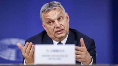 FAZ: Nem rúgják ki a Fideszt a Néppártból, de felfüggesztve marad