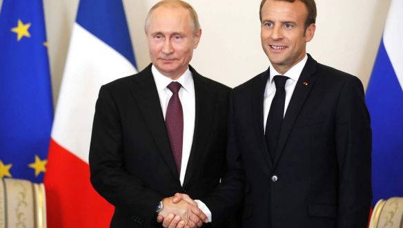 Emmanuel Macron kiosztotta Putyint emberi jogokból