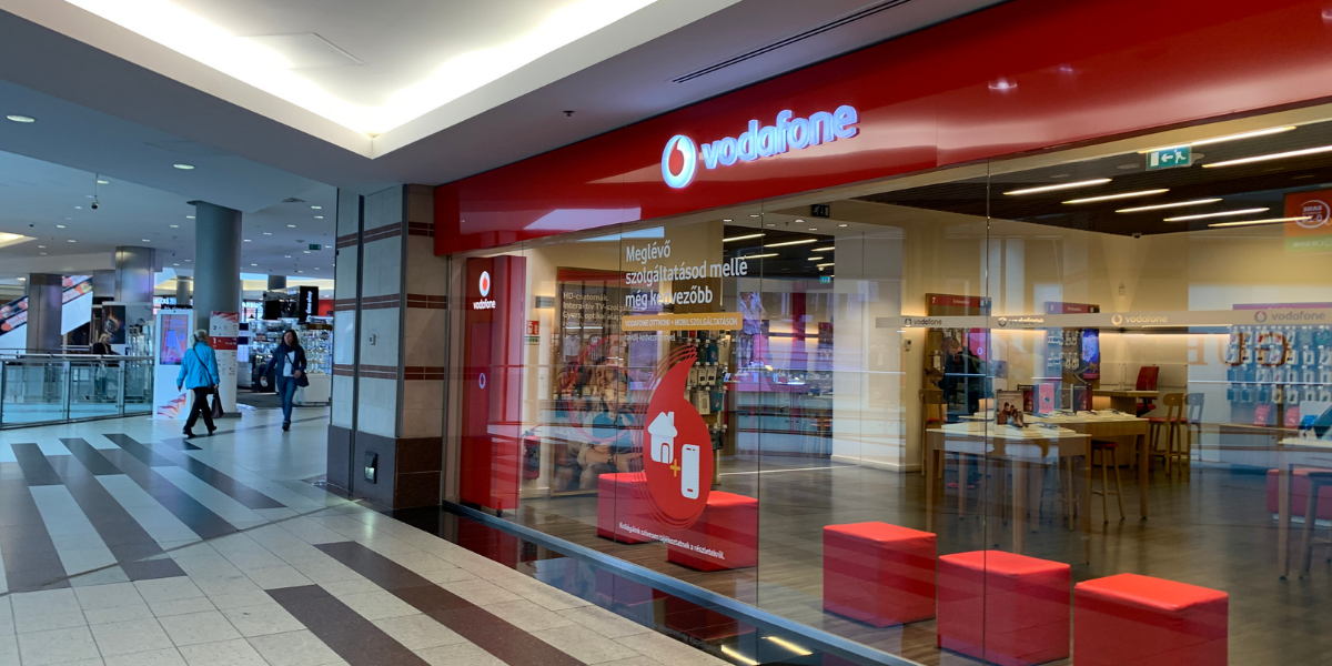 Магазин Vodafone в Westend Shopping Center