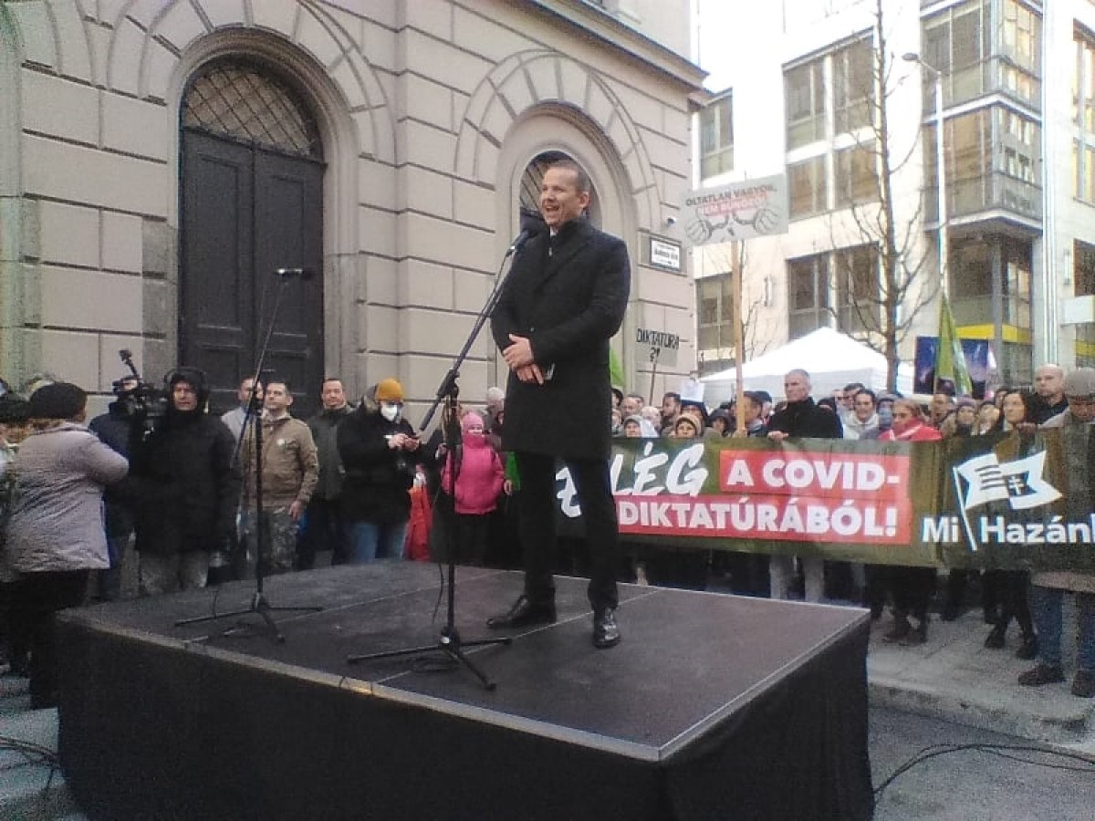 Toroczkai László a vasárnapi tüntetésen.
