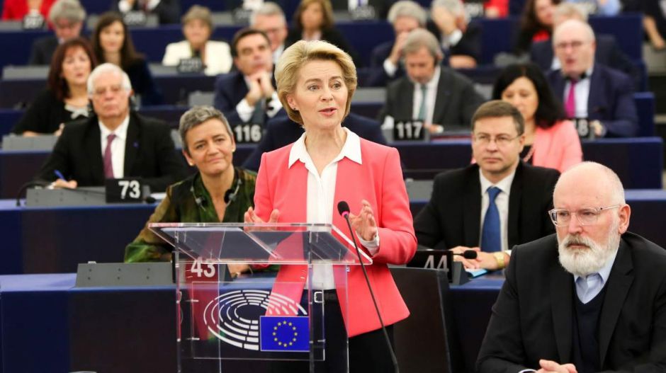 Így fogadták el Ursula von der Leyent az Európai Parlamentben