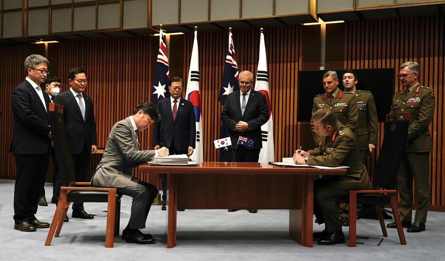 Dél-Korea és Ausztrália különböző fegyverek vásárlásában állapodik meg még december közepén.