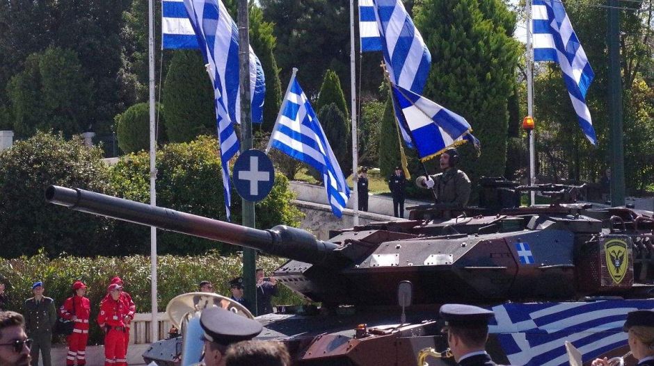 Tankok lepték el Athént. Mutatjuk, hogyan ünnepelték a görög Függetlenség Napját!
