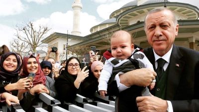 Erdoğan szóvivője: Az isztambuli eredmény megsemmisítése a demokrácia ünnepe