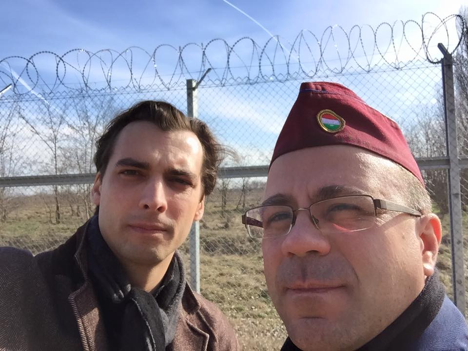 Thierry Baudet (baloldalt) 2016-ban látogatást tett a magyar határkerítésnél, a mostani széljobbos nyilatkozathoz azonban nem keresték meg, de neki az eleve nem is volt eléggé EU-ellenes.
