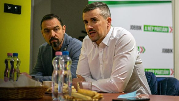 Akár népszavazást is kezdeményezne a Jobbik a kötelező oltásról