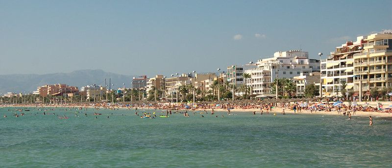 Tilos lesz focimezben korzózni Mallorca legnépszerűbb bulinegyedében