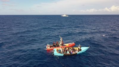 Kamerás ballonokkal pásztázná a bevándorlók hajóit a Frontex, már tesztelik a görög-török határon