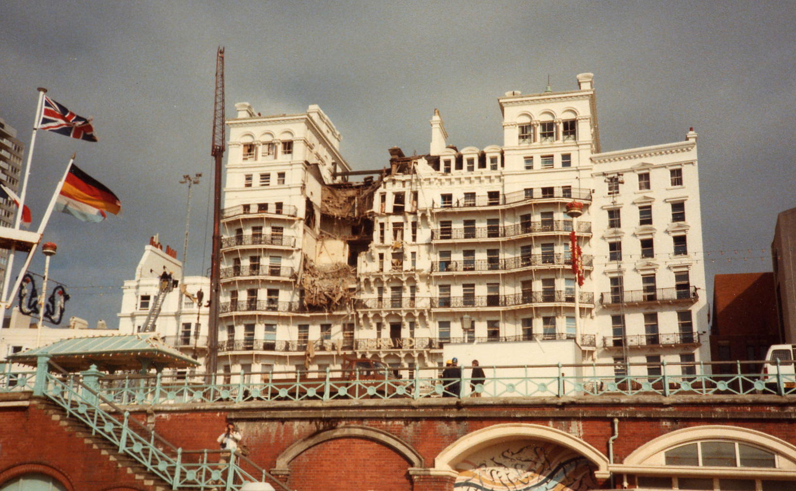 A Brightonban található Grand Hotel a terrortámadás másnapján 1984. október 12-én.