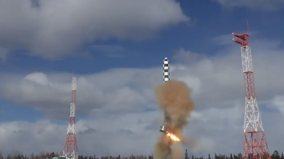 Új interkontinentális ballisztikus rakétát teszteltek sikerrel az oroszok