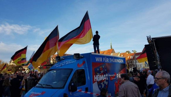 Bezuhant az AfD, botrányok rázzák meg a német szélsőjobbot
