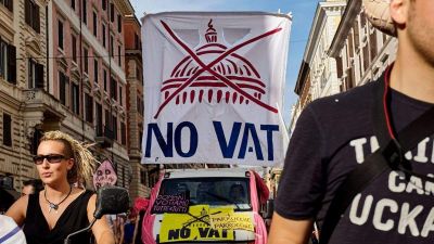 Kitört a balhé Róma és a Vatikán között a genderkérdésben