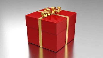 Karácsonyi ajándékokon csak kis valószínűséggel terjedhet a koronavírus