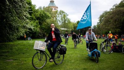 Az önkormányzatok foglalkozzanak inkább a gyülekezésekkel, ne a bringásokkal, kéri a Kerékpárosklub