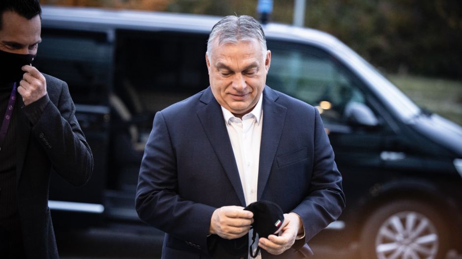 Emelkedő árak, elszálló forint és infláció – idén utoljára kérdezhet az ellenzék Orbán Viktortól