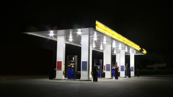 Bosznia szerb részén a politikusok fúrták meg a benzin olcsóbbá tételét