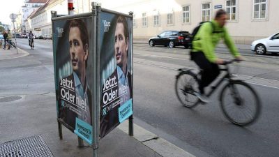 Istennel, bringával és plüssjátékkal kampányolnak Ausztriában