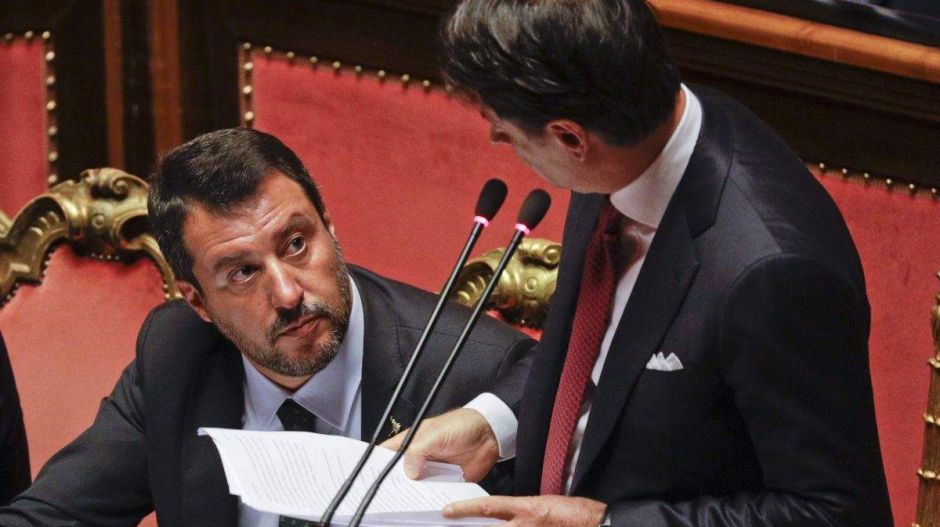 Balul sült el Salvini puccsa, már csak tüntetni tud az ellen, akinek eddig a belügyminisztere volt