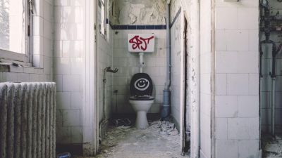 Rottyon a magyar vécék: a visegrádi országok és az EU nagy része is leköröz minket