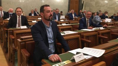A Jobbik frakciója is támogatja, hogy a párt egyik miniszterelnök-jelöltet se támogassa a második fordulóban