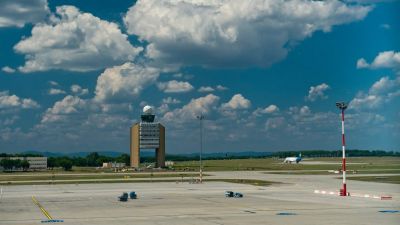 A Budapest Airport utasforgalma ~99 százalékát elveszítette, leépítenek