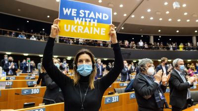 Az EU növeli az elrettentő erejét, Zelenszkij is felszólalt az EP-ben