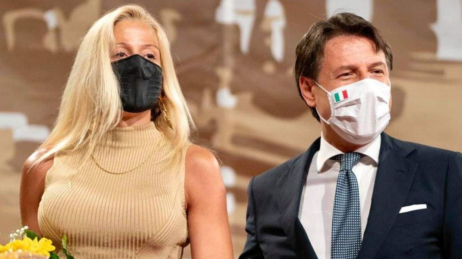 Korábban összefogott a szélsőjobbal, most a nacionalizmus ellen kampányol az olasz exminiszterelnök 