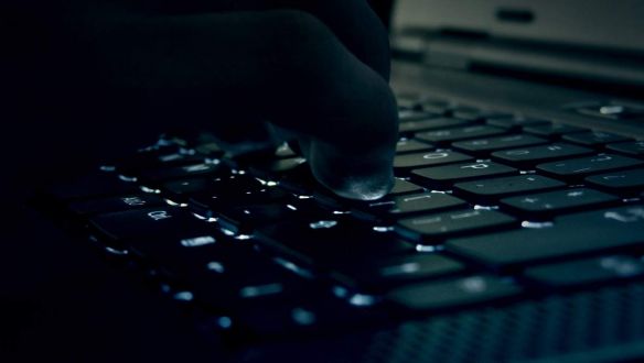 Több száz német politikus személyes adatai kerültek nyilvánosságra egy hackertámadás miatt