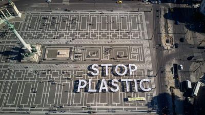 120 ezer magyar írta alá, hogy be kell tiltani a műanyagzacskókat