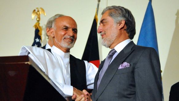 Két afgán elnököt is beiktattak hétfőn