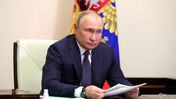 Putyin szerint Nyugat saját magát lövi lábon a szankciókkal