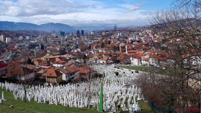 28 éve kezdődött Szarajevó ostroma, a koronavírus-járvány pedig újra elhozta a kijárási tilalmat